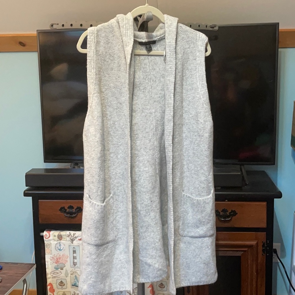 Tahari sweater